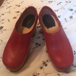Red clog Swedish hasbeens